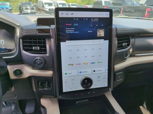 Used 2022 Ford Expedition Platinum image 24