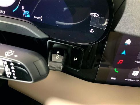 Used 2025 Porsche Taycan image 14