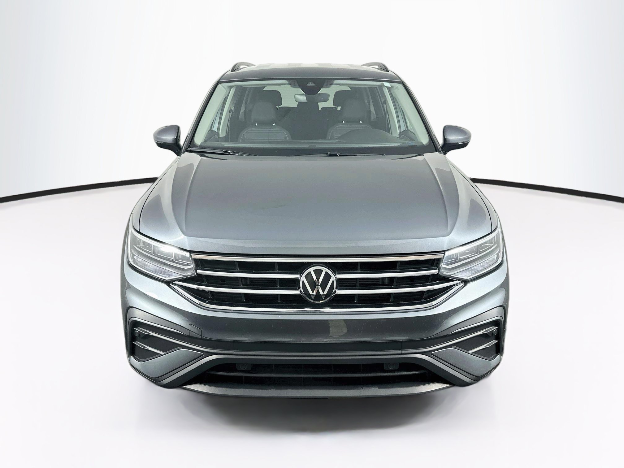 Used 2024 Volkswagen Tiguan S FWD image 2