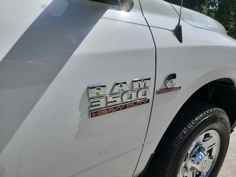 Used 2016 RAM 3500 SLT AWD/4WD image 16