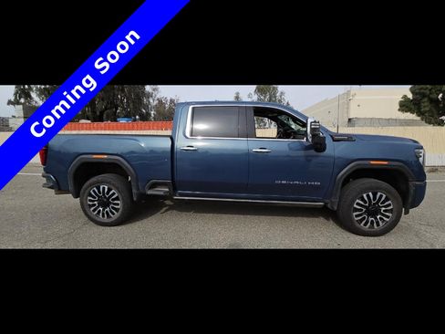 Used 2024 GMC Sierra 2500 Denali Ultimate image 10
