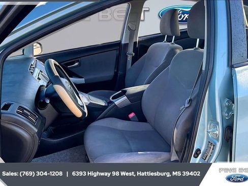 Used 2013 Toyota Prius Two image 17