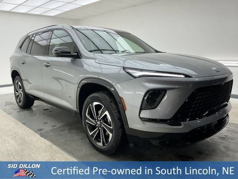 Used 2025 Buick Enclave Sport Touring w/ Power Package image 3