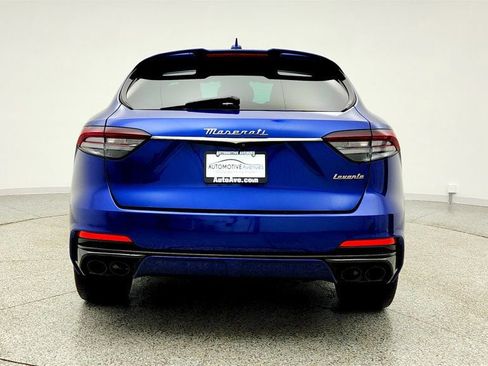 Used 2022 Maserati Levante Trofeo image 6