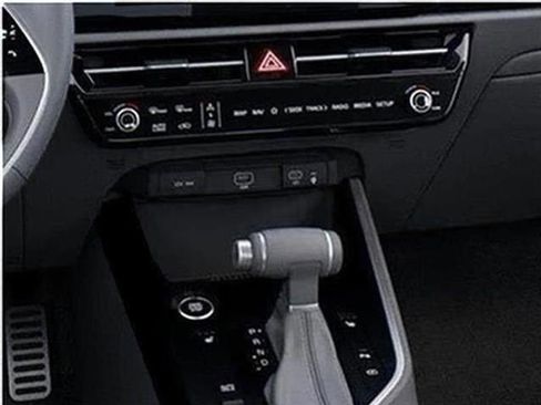 New 2025 Kia Niro EX Touring image 58