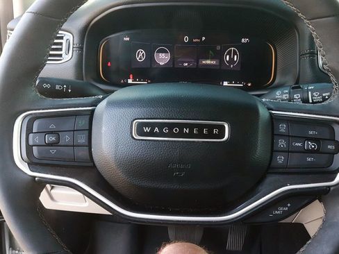 Used 2023 Jeep Wagoneer 4WD w/ Premium Group I image 19