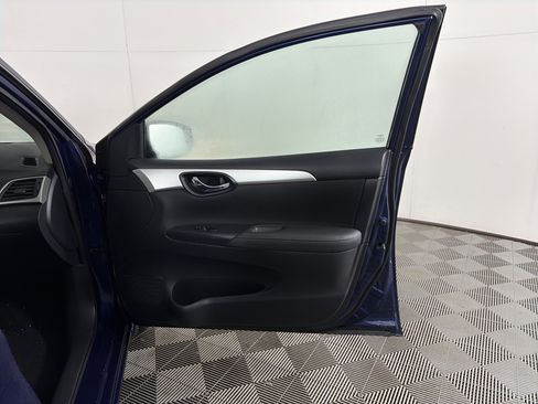 Used 2017 Nissan Sentra S image 40