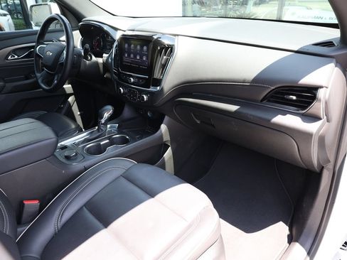 Used 2023 Chevrolet Traverse Premier FWD image 23