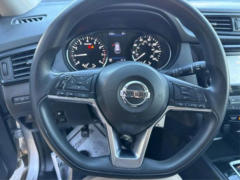 Used 2018 Nissan Rogue S image 17