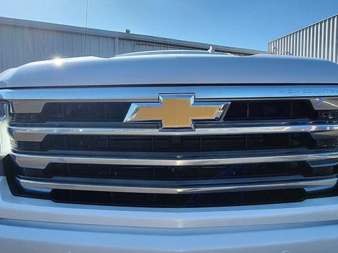 Used 2025 Chevrolet Silverado 1500 High Country w/ Technology Package image 14