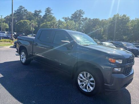 Used 2020 Chevrolet Silverado 1500 Custom w/ Custom Value Package RWD image 2