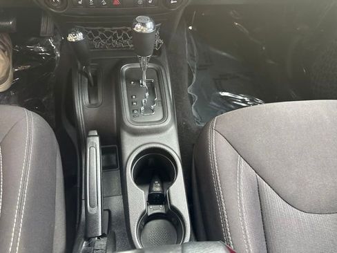 Used 2014 Jeep Wrangler Sahara w/ Connectivity Group AWD/4WD image 11