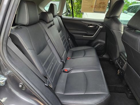 Used 2021 Toyota RAV4 XLE Premium FWD image 27