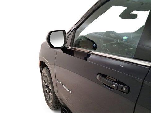 Used 2021 Chevrolet Suburban LT image 10