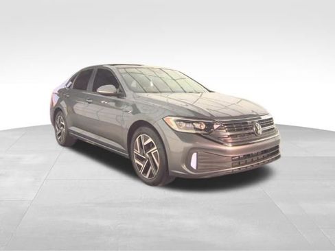Used 2024 Volkswagen Jetta SEL FWD image 3
