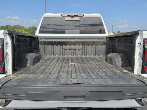 Used 2024 GMC Sierra 2500 AT4 w/ AT4 Premium Plus Package AWD/4WD image 32