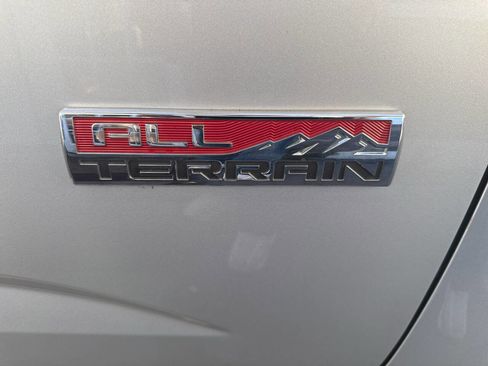 Used 2017 GMC Canyon SLE w/ All Terrain Package image 17