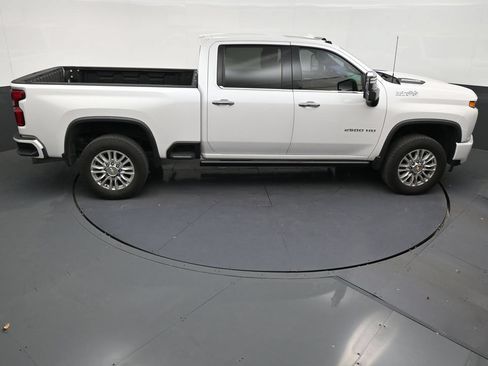 Used 2023 Chevrolet Silverado 2500 High Country w/ Z71 Off-Road Package AWD/4WD image 17