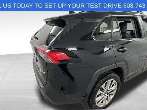 Used 2019 Toyota RAV4 XLE Premium image 3