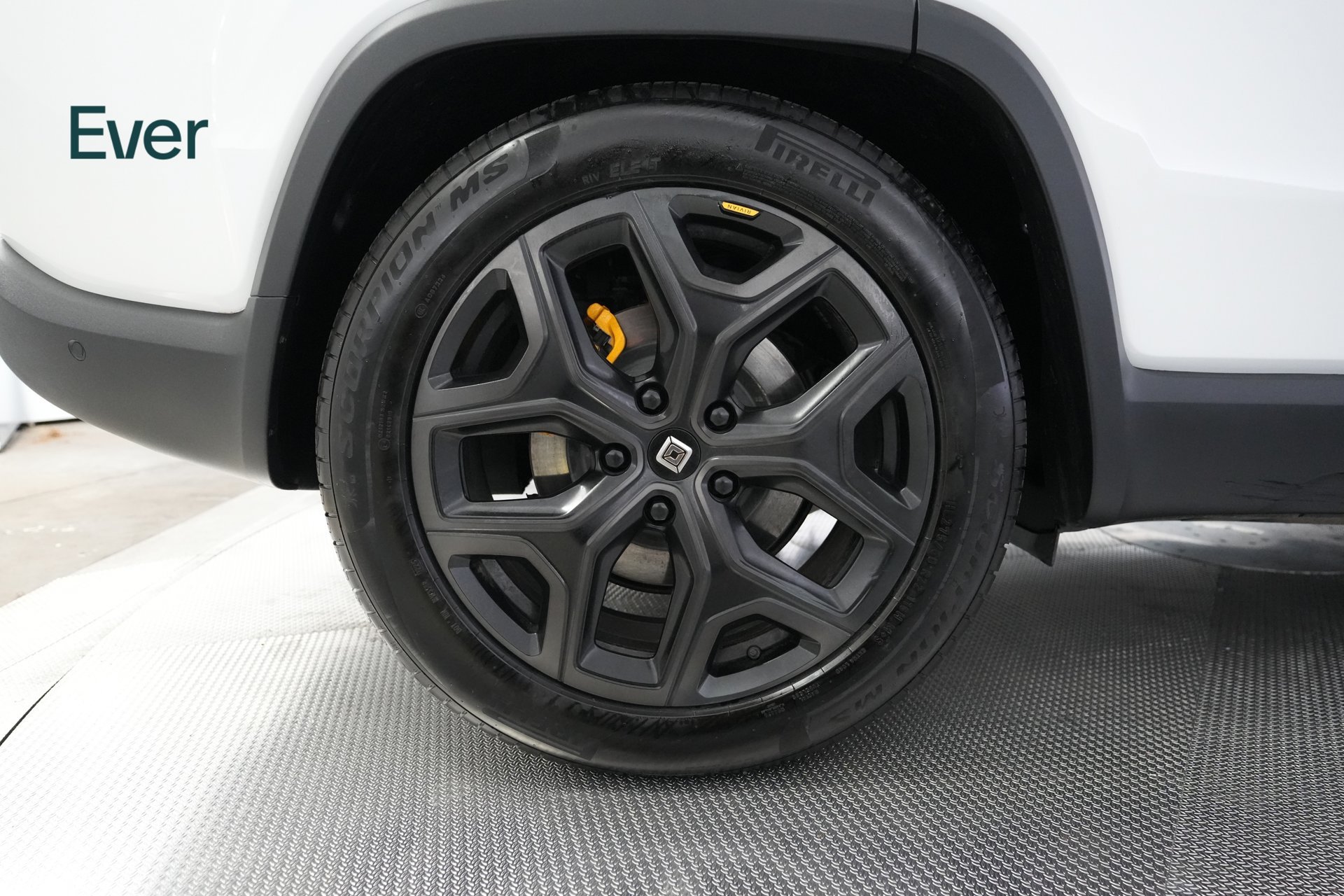 Used 2025 Rivian R1S Premium Dual AWD/4WD image 20