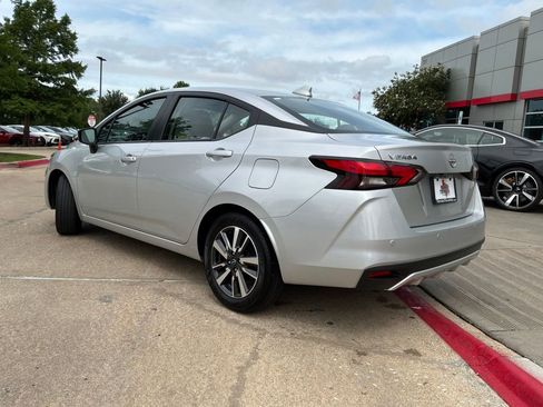 Used 2025 Nissan Versa SV FWD image 8