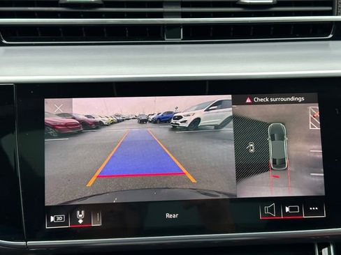 Used 2021 Audi S8 L image 33