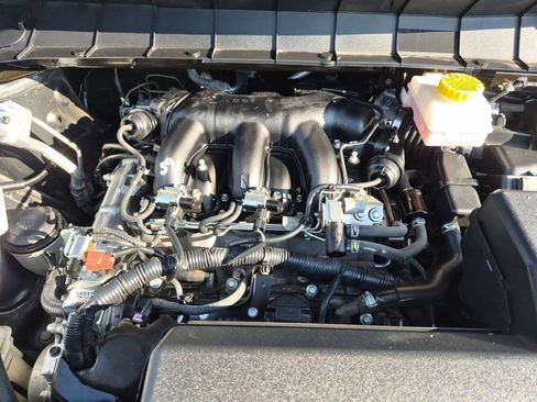 Used 2025 Nissan Pathfinder SL AWD/4WD image 34