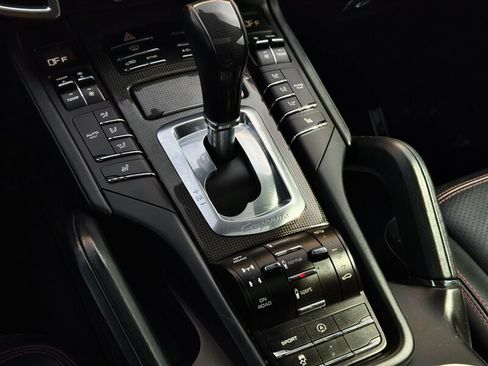 Used 2014 Porsche Cayenne Turbo S image 29