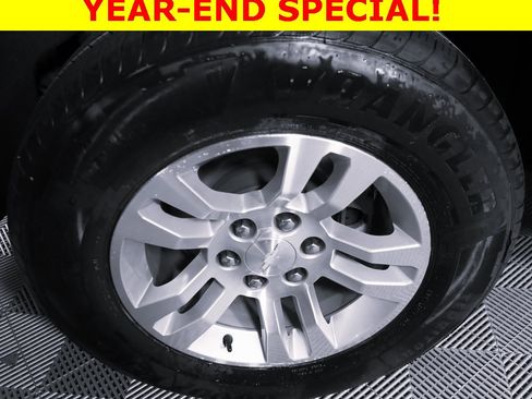 Used 2018 Chevrolet Suburban LT image 7