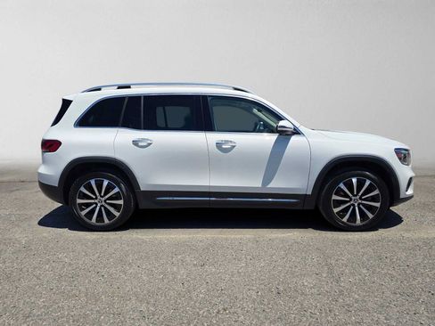 Used 2023 Mercedes-Benz GLB 250 4MATIC image 2