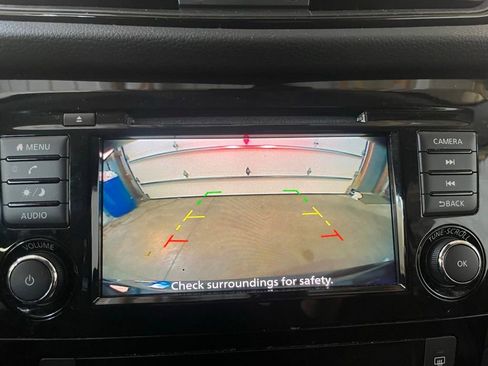 Used 2020 Nissan Rogue SV image 16