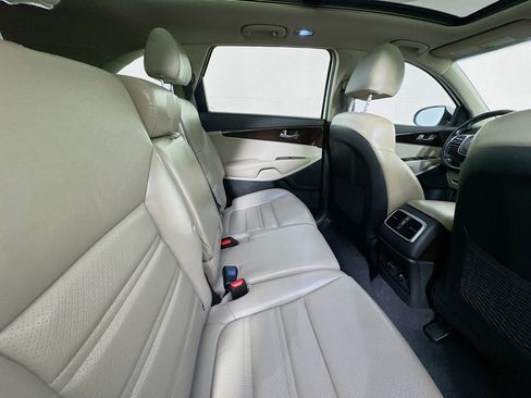 Used 2020 Kia Sorento EX FWD image 26