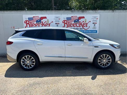Used 2021 Buick Enclave Essence w/ Sound and Sites Package FWD image 2