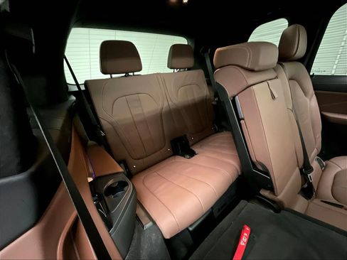 Used 2022 BMW X7 xDrive40i w/ M Sport Package AWD/4WD image 16