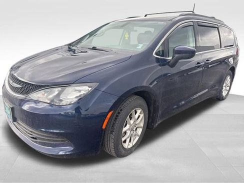 Used 2017 Chrysler Pacifica LX FWD image 9