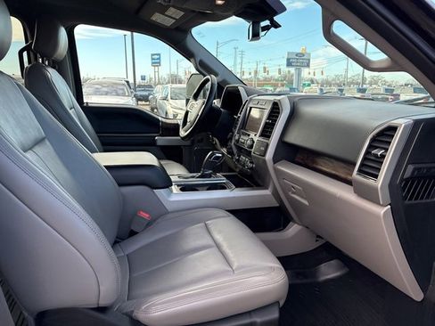 Used 2019 Ford F150 Lariat image 12