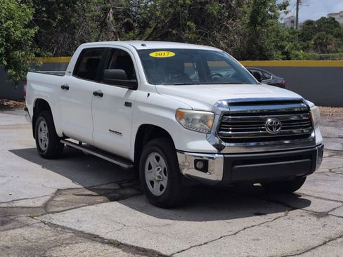 Used 2017 Toyota Tundra SR5 w/ SR5 Upgrade Package AWD/4WD image 3