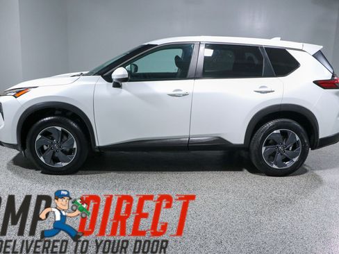 Used 2024 Nissan Rogue SV FWD image 10