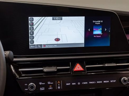 Certified 2024 Kia Niro SX Touring FWD image 18