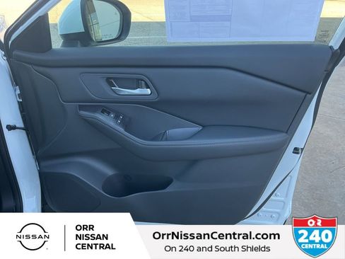 New 2026 Nissan Rogue SV FWD image 10