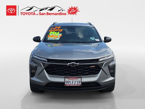 Used 2024 Chevrolet Trax RS w/ Sunroof Package FWD image 8