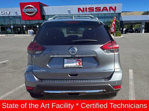 Used 2020 Nissan Rogue SL w/ Premium Package image 4