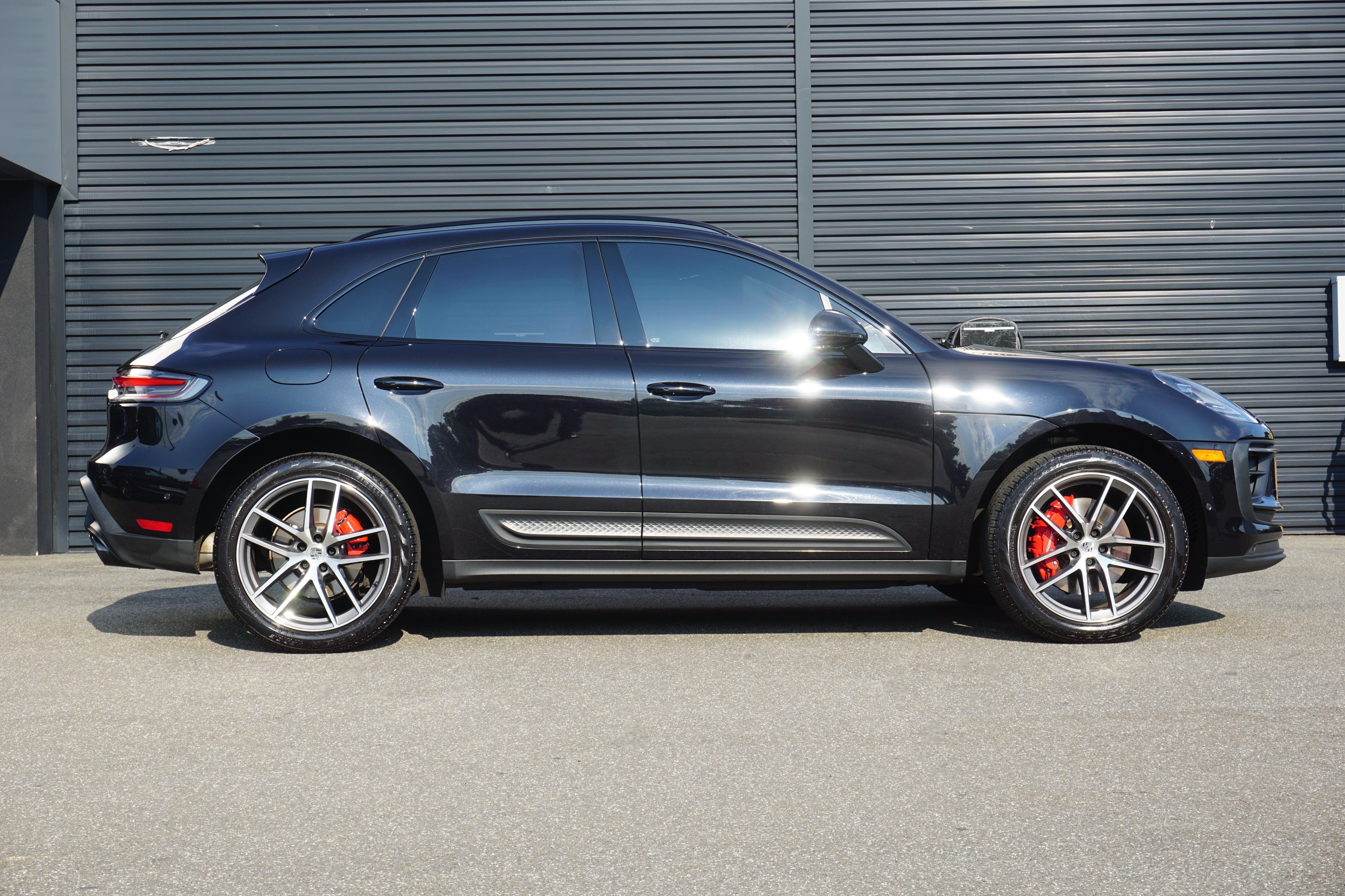 Certified 2022 Porsche Macan S AWD/4WD image 10