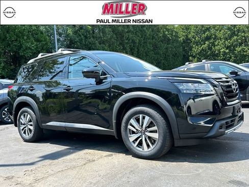 Certified 2023 Nissan Pathfinder SL w/ Black Appearance Package AWD/4WD image 1