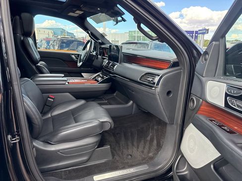 Certified 2023 Lincoln Navigator Reserve AWD/4WD image 30