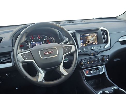 Used 2024 GMC Terrain SLE image 17