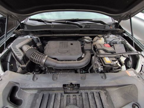 Used 2025 Chevrolet Blazer LT FWD image 9