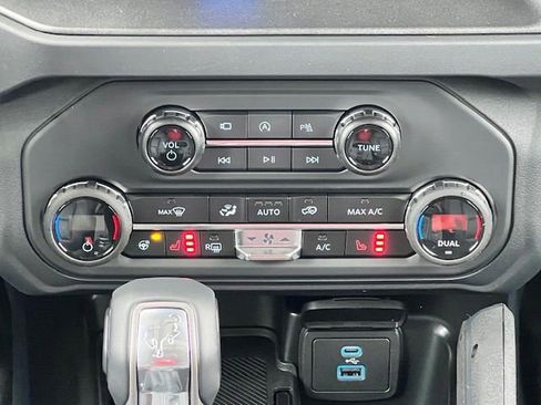 New 2025 Ford Bronco Badlands image 25