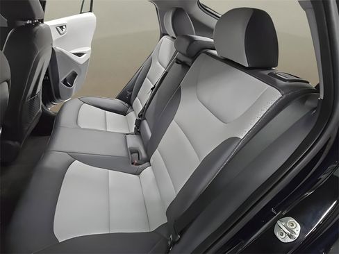 Used 2020 Hyundai Ioniq Limited image 17