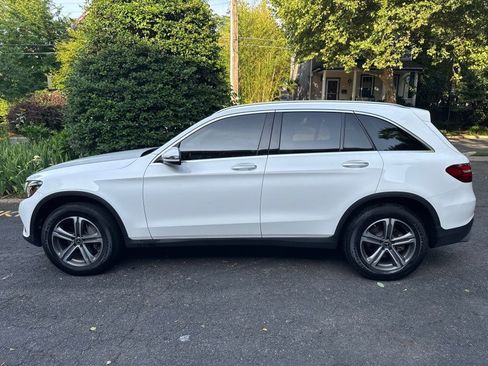 Used 2017 Mercedes-Benz GLC 300 4MATIC w/ Premium 2 Package image 7